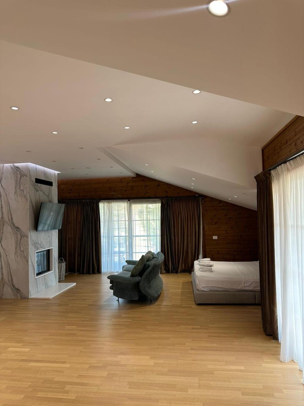 Bianca Hotel & Villa Priska e Madhe ภายนอก รูปภาพ